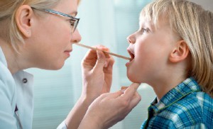 Как вылечить аденоиды у ребенка народными методами?