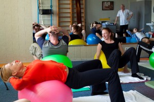 Упражнения с мячом при грыже