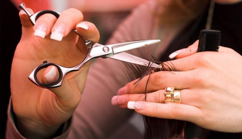 Как правильно держать ножницы парикмахеру при стрижке - советы специалистов