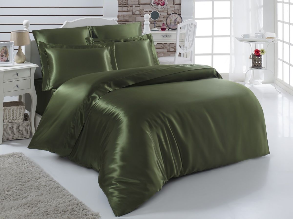 Плюсы постельного белья из шёлка и сатина