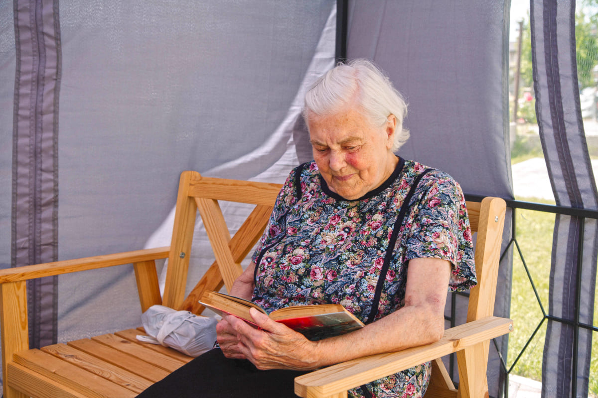 Дом престарелых и какие возможности он предоставляет пожилому человеку