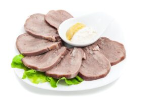 7 лучших рецептов из говяжьего языка