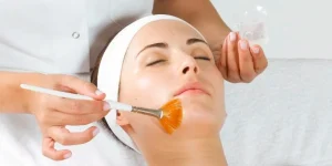 Азелаиновый пилинг для лица: эффективное средство для борьбы с проблемной кожей