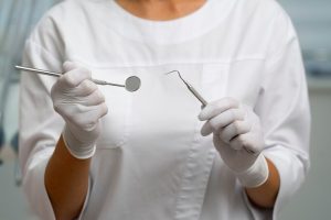 Важность своевременного лечения зубов: Поддержание здоровья улыбки и общего благополучия