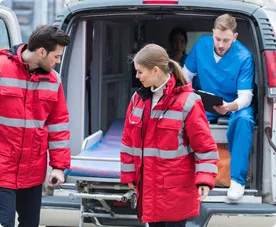 Перевозка лежачих больных - цены для комфорта в Москве