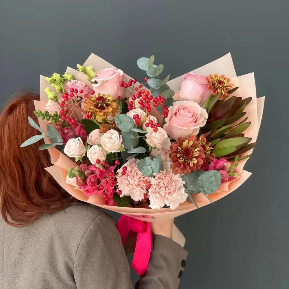 Цветы для коллеги: что подарить на день рождения или юбилей?