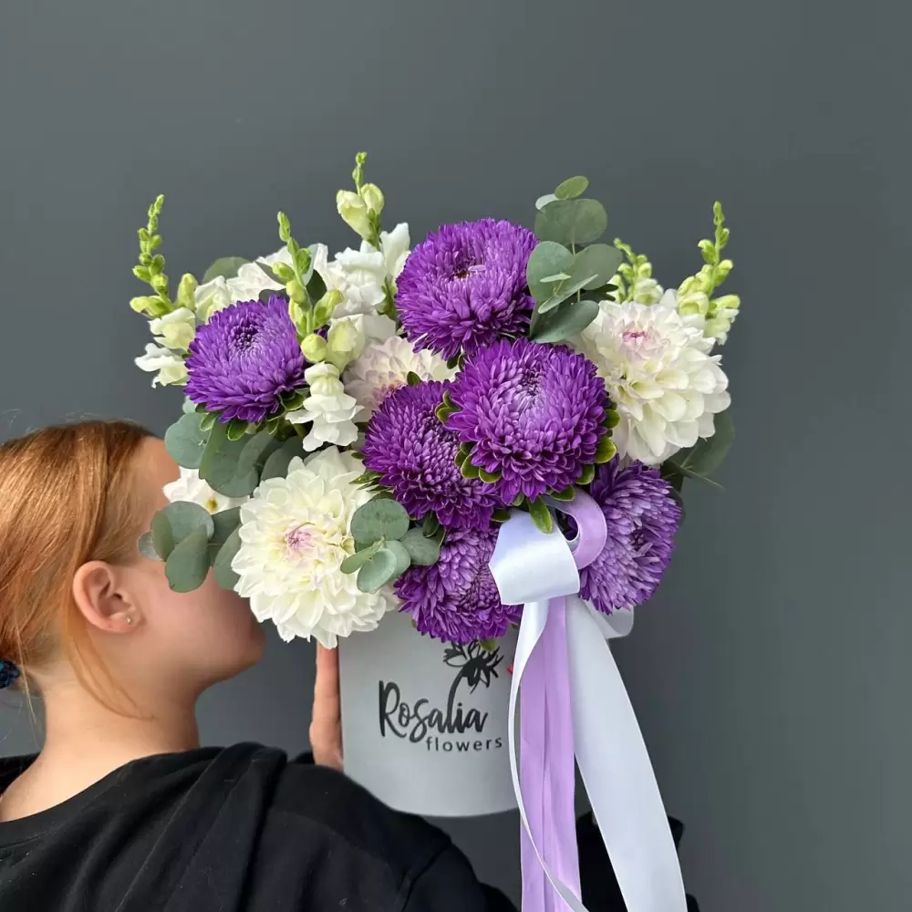 Цветы для коллеги: что подарить на день рождения или юбилей?