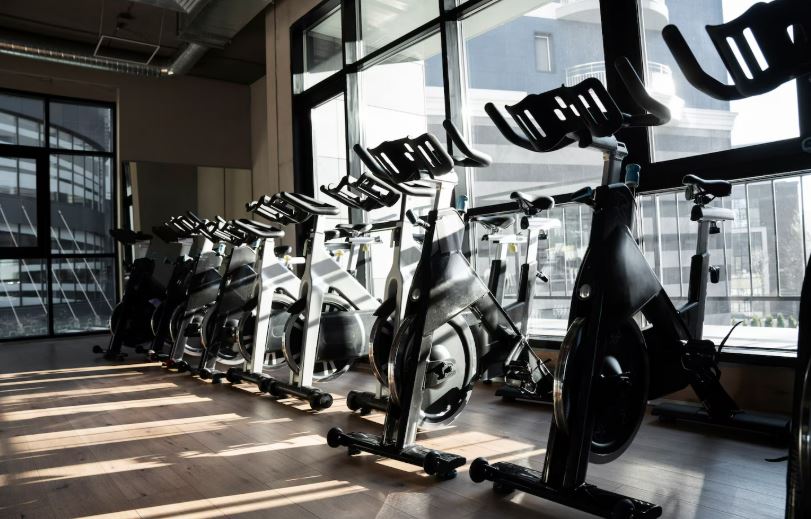 Почему стоит ходить в фитнес-клуб