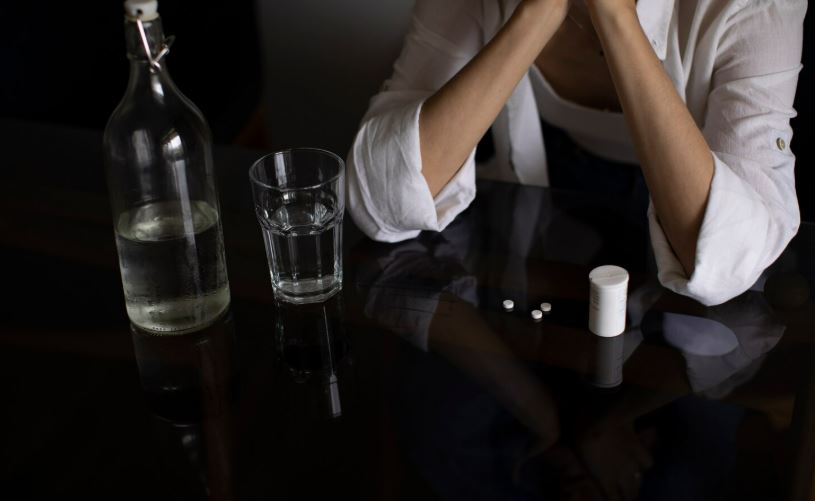 Вывод из запоя на дому: преимущества и риски процедуры