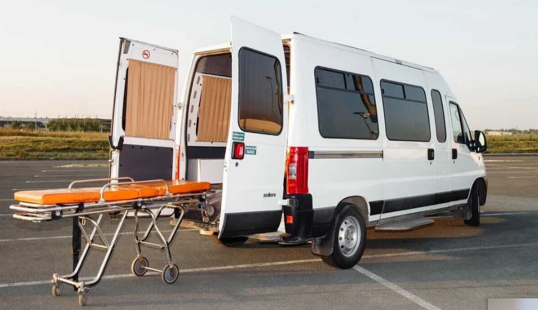 Перевозки лежачих больных и лиц с ограниченными физическими возможностями: специфика и важные аспекты