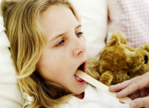 Першение в горле: причины и лечение народными средствами Першение в горле