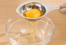 Приготовление подтягивающей маски для лица с белком яйца Яичная маска для лица