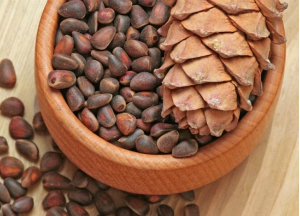 Несколько интересных рецептов настойки на кедровых орешках на спирту