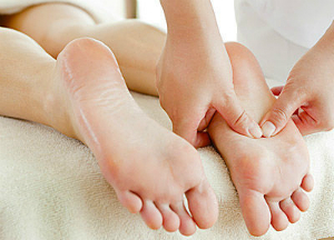 Как можно лечить косточку на ноге народными средствами? Как вылечить косточку на ноге?