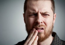 Причины появления и лечение нарыва на десне в домашних условиях Нарыв на десне