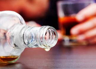 Алкогольная зависимость больше не приговор: как правильно себя вести на различных стадиях болезни