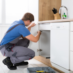 Ремонт шкафов на дому: плюсы