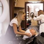 Почему стоит посещать салон красоты