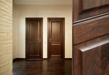 Плюсы звукоизоляционных дверей