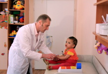 В каких случаях нужно сводить ребенка к нейрохирургу