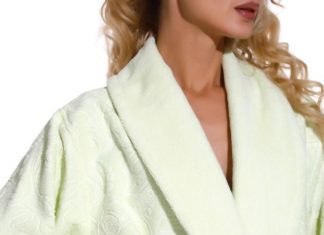 Махровый или хлопковый халат: какой материал выбрать?