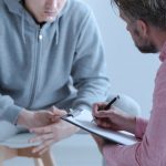 Почему с зависимостью не надо бороться одному