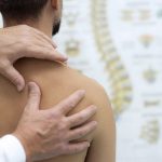 Мануальная терапия: показания и противопоказания