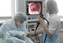 Какие симптомы и состояния требуют проведения колоноскопии?