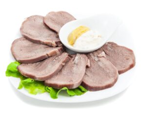 7 лучших рецептов из говяжьего языка