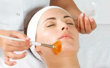 Азелаиновый пилинг для лица: эффективное средство для борьбы с проблемной кожей