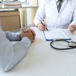 Когда Обращаться за Наркологической Помощью: Понимание Сигналов и Важность Профессионального Вмешательства