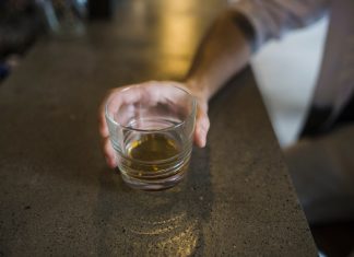 Как закодироваться от алкоголизма: Эффективные методы и поддержка