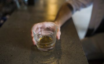 Как закодироваться от алкоголизма: Эффективные методы и поддержка