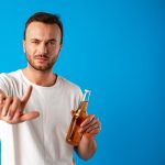 Избавление от алкогольной зависимости: Как выйти из запоя и вернуться к здоровой жизни