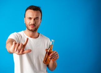 Избавление от алкогольной зависимости: Как выйти из запоя и вернуться к здоровой жизни