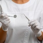 Важность своевременного лечения зубов: Поддержание здоровья улыбки и общего благополучия