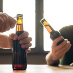 Когда необходимо обращаться за наркологической помощью для алкоголиков