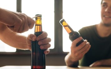 Когда необходимо обращаться за наркологической помощью для алкоголиков