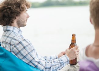 Как убедить алкоголика начать лечение: Важные шаги и советы