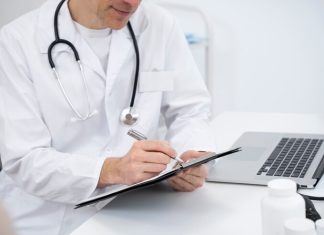 Когда следует обращаться к проктологу: важность своевременной диагностики и лечения