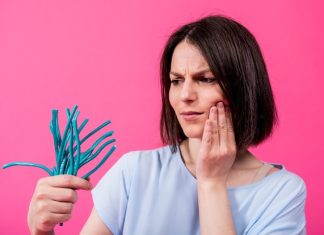 Как избавиться от запаха чеснока изо рта