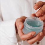 Как выбрать уход за сухой кожей лица: рекомендации для здорового и сияющего вида