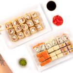 Какие акции на суши и роллы предлагает «Макароллыч» доставка?