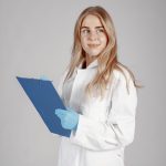 Обучение и переподготовка врачей: современные подходы и вызовы