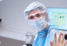 Пародонтологическая чистка зубов: важность и преимущества для здоровья полости рта