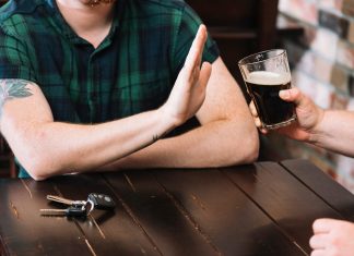 Особенности методов кодирования от алкоголизма и от чего зависят их цены