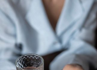 Почему стоит обратиться за помощью при выводе из запоя