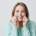 Профилактика зубных заболеваний: Почему регулярные визиты к стоматологу так важны? фрипик