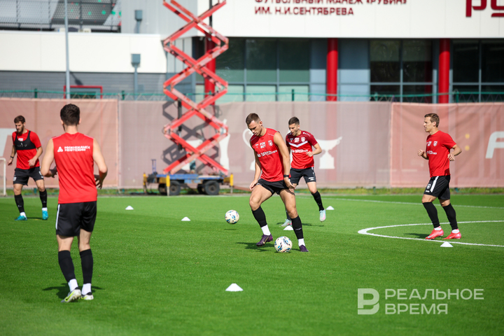 Почему «Спартак» — претендент на чемпионство и чего не хватает «Рубину»