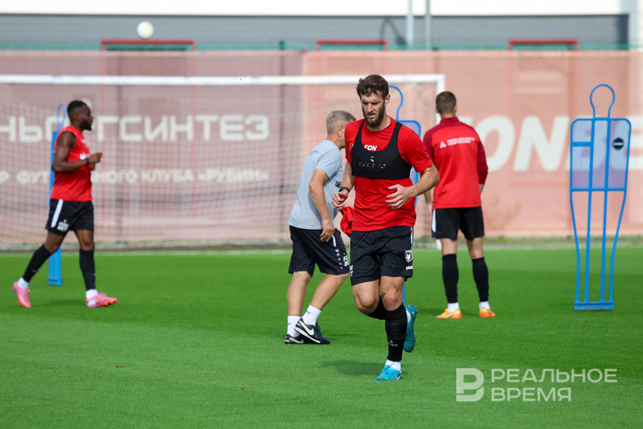 Почему «Спартак» — претендент на чемпионство и чего не хватает «Рубину»